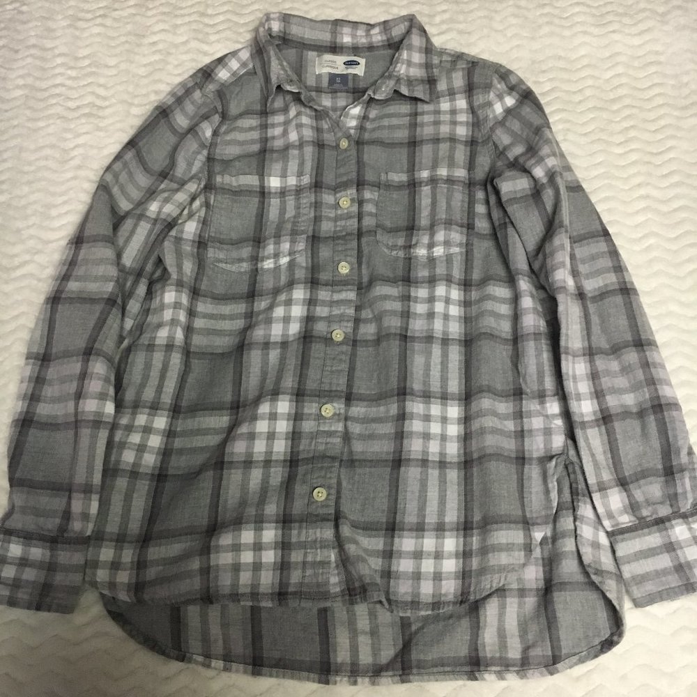 Old Navy Classic Button Down Shirt - Women's size XS - Picture 1 of 3